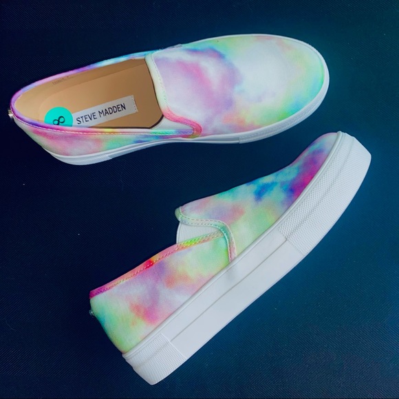 Steve Madden Toshe NWT rainbow tie-dye sneaker - Picture 3 of 16